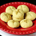 Besan Khatai