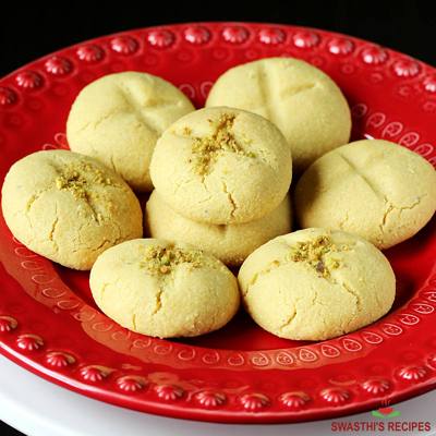 Besan Khatai