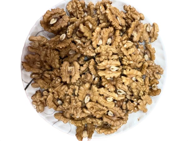 Chile Akhrot Giri
