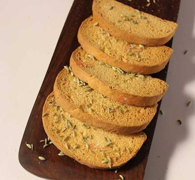 Saunf Rusk